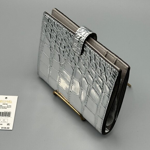 Michael Kors Empire Silver Crocodile Embossed Leather Passport Wallet **READ** - Picture 3 of 16